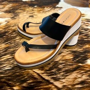 platform leather sandal wedge size 8.5 / 39 Lucky brand flip flop LP-THEDA